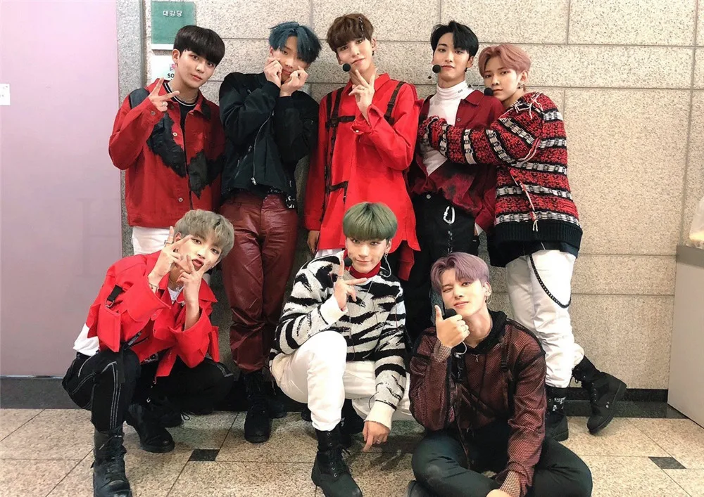 Ateez музыкальная группа плакаты настенные принты глянцевая бумага украшения спальни дома искусство бренд - Цвет: Сливовый