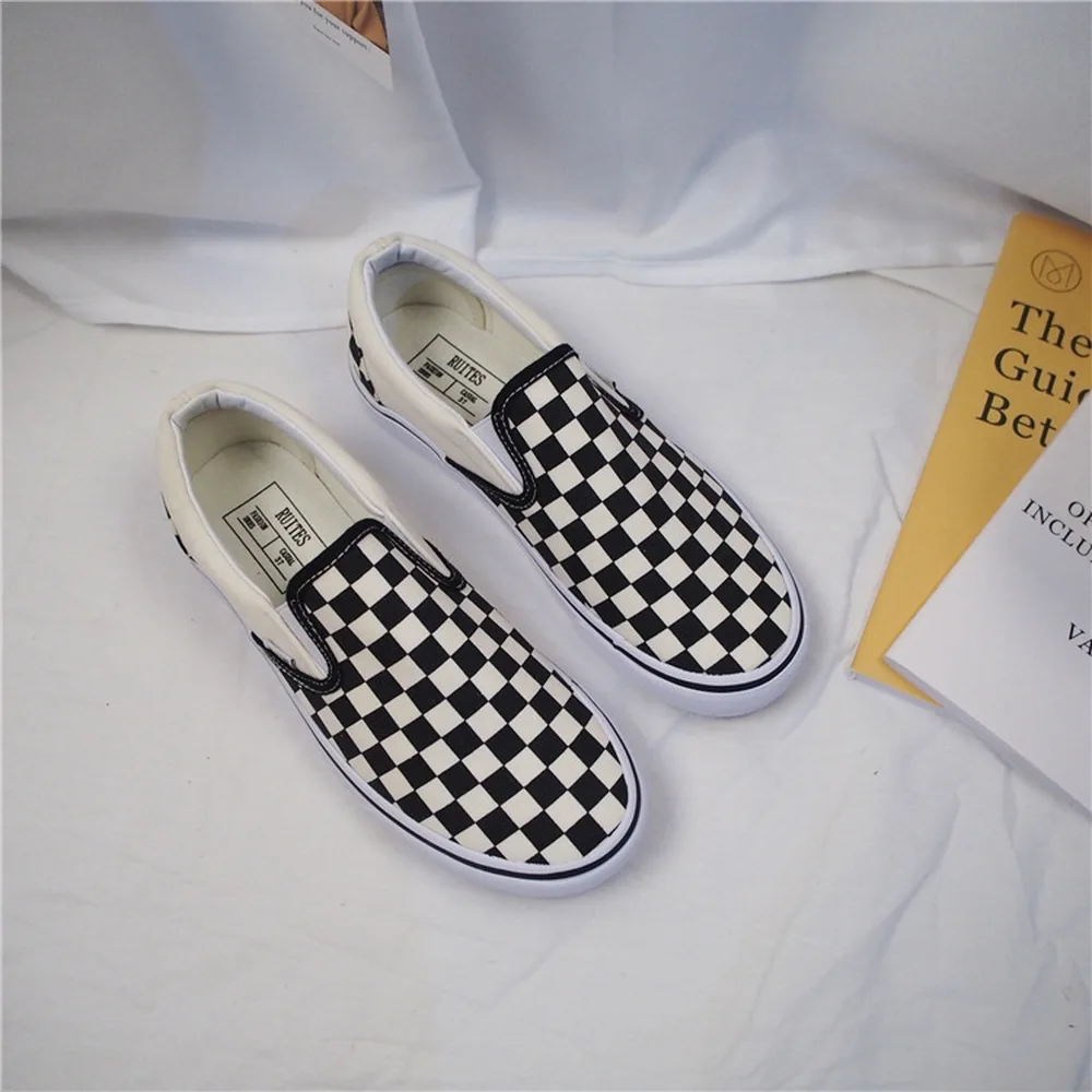 

2018 Spring and Autumn Black and White Checkerboard Plaid Canvas Round Toe Couple Fashionable Casual Women Flats Shoes