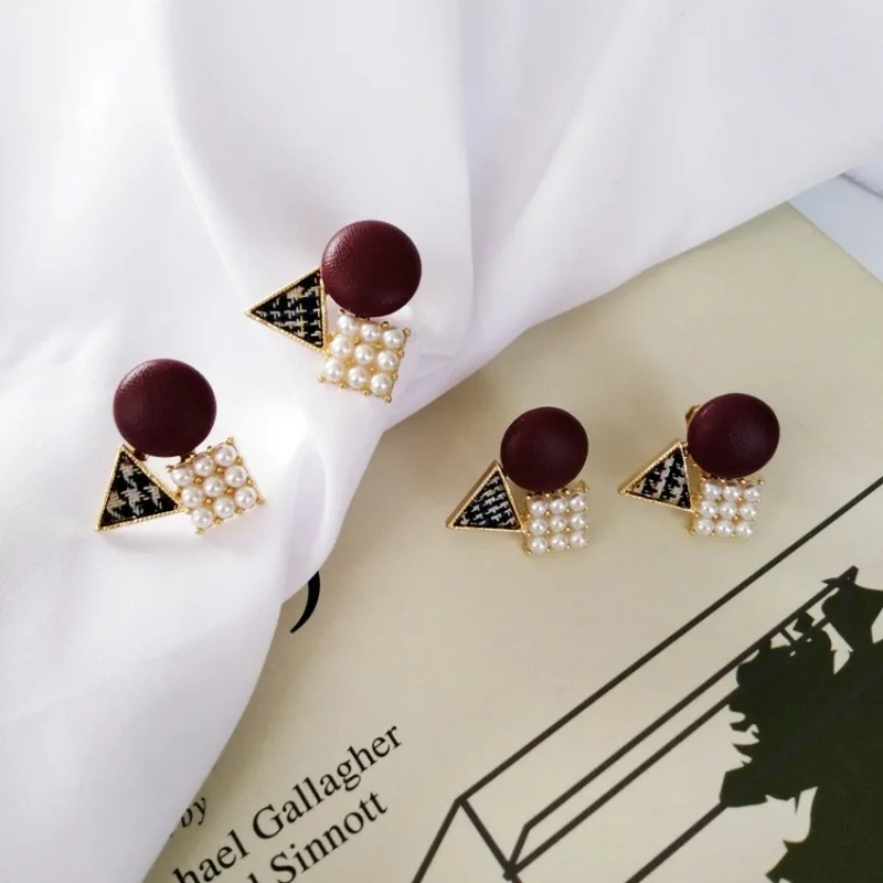 

Korea Sweet Girl Women Fashion Temperament Accessories Creative Geometric Imitation Pearl Exquisite Clip Earrings