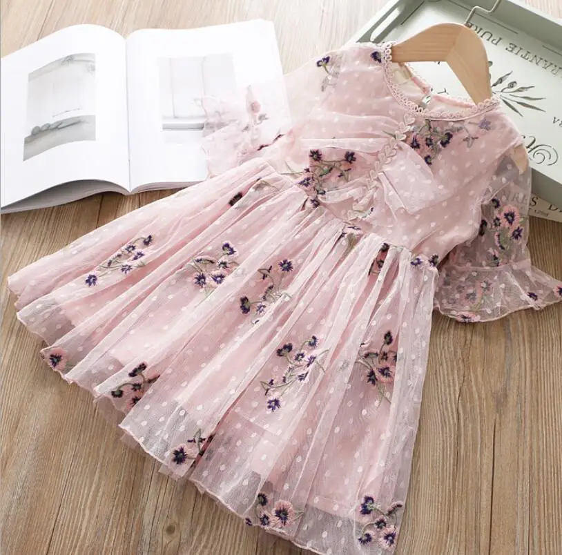 Новинка года, детские летние платья с петлевая вышивка тонкой сеткой для девочек милое розовое белое платье для маленьких детей 5 шт./партия