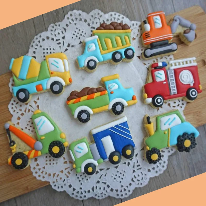 

8PCS Machinery Truck Shop Vehicle Fondant Molds Car Steamship Train Plane Cutters Sugar Craft Cookies Moulds Cake Decoration