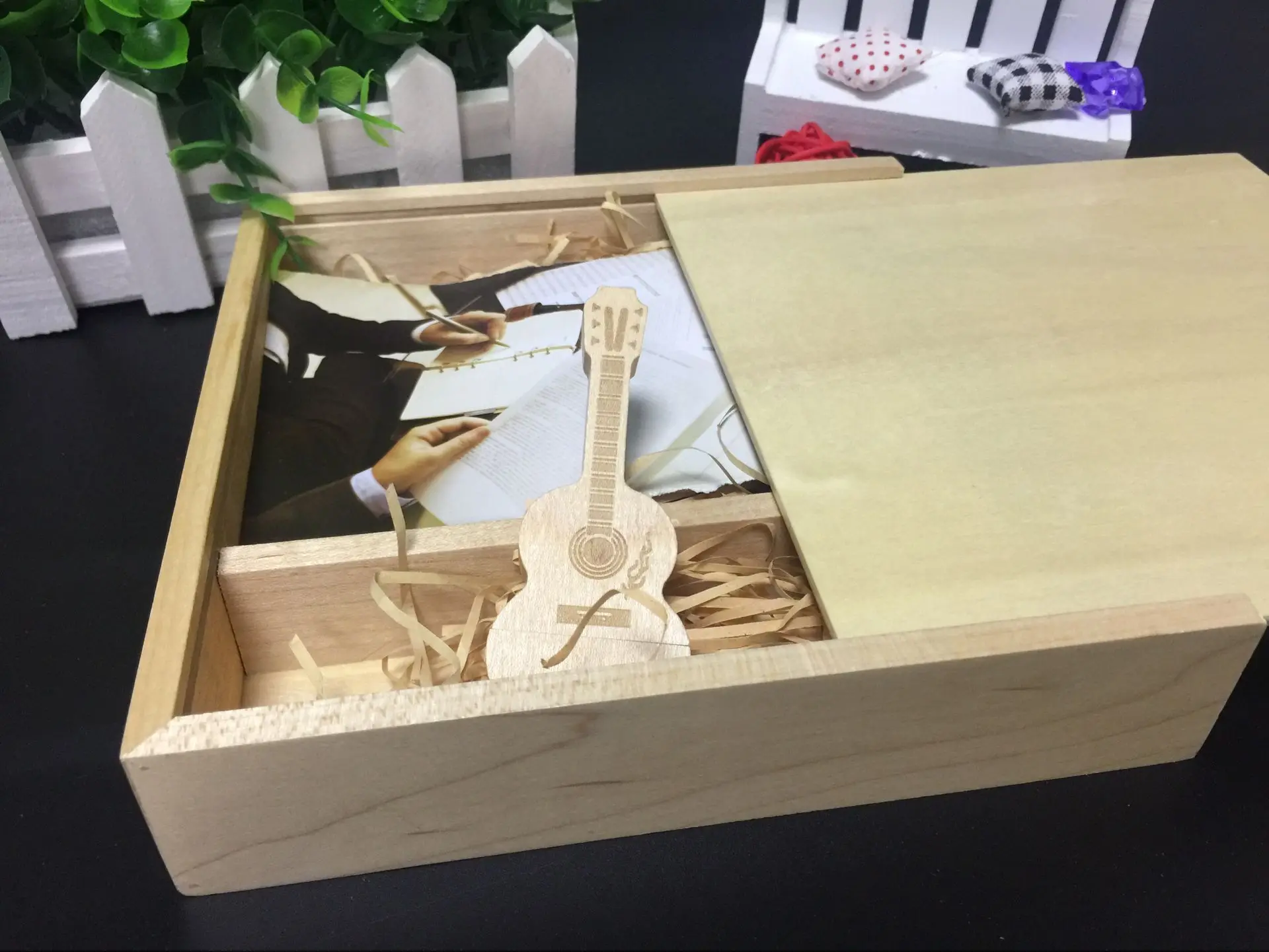 Custom Photographie Wooden Guitar with Box Usb 3.0 Memory