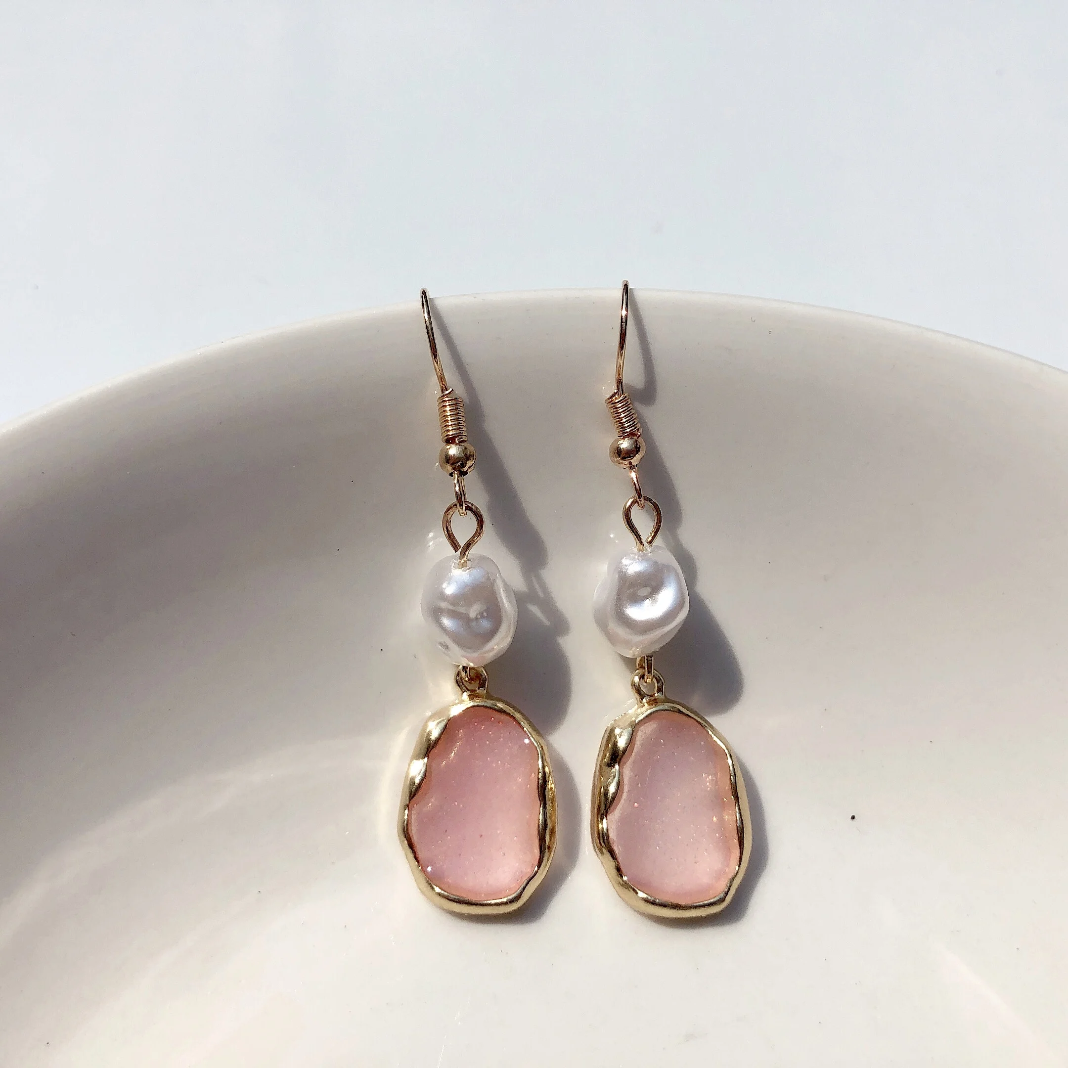 

Pure and fresh jelly color department pearl restore ancient ways cool wind joker girl heart earring ear stud