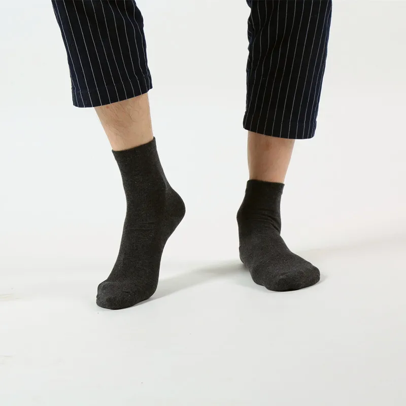 

1 Pair Men Basketball Knee-High Socks Comfortable Cotton Winter Warm Socks Outdoor Sports Skiing Basketball Warm Socks