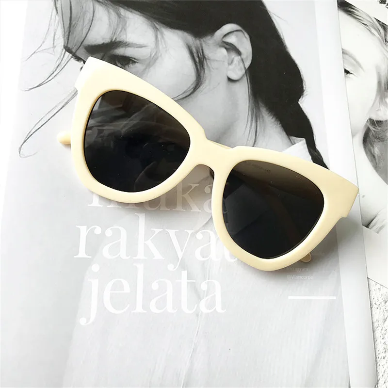 Женские Ретро солнцезащитные очки кошачьи Модные оттенки Женские винтажные Черные кошачьи солнцезащитные очки для женщин Роскошные FML - Цвет линз: yellow