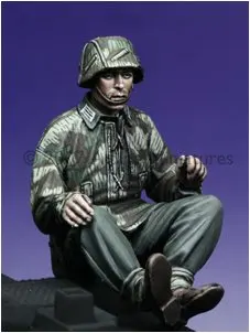 

Pre order goods-AL 35029 1/35 World War II German Tank Driver
