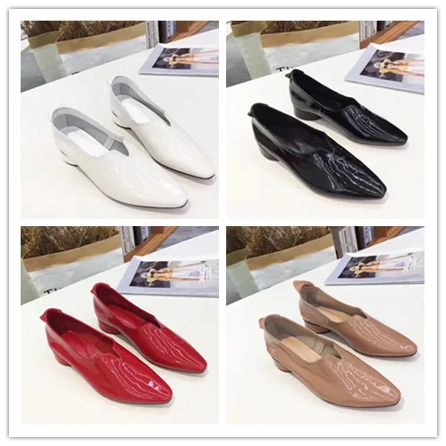 

2018 women's autumn new pointed shallow mouth single shoes leather low-heeled feet OL professional work women's shoes