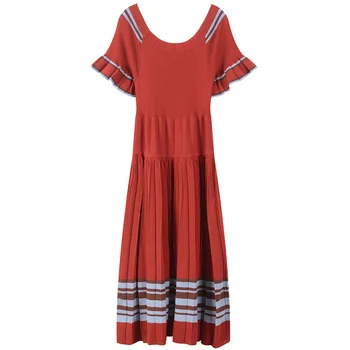 

In the summer of 2020 the new bump color round collar knitting stitching pleated dress