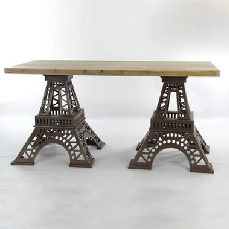 American Creative Personality Of The Eiffel Tower To Do The Old