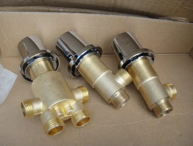 MTTUZK ทองเหลืองวาล์วผสมแตะสำหรับอ่างอาบน้ำก๊อกน้ำร้อนและเย็นน้ำตกก๊อกน้ำห้องน้ำอุปกรณ์เสริม 3