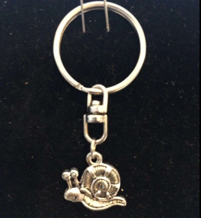 

50PCS New Fashion Jewelry Vintage Silver Snail Charm Gifts Fit Key Chain Ring Key Chains Accessories Free Shipping C051