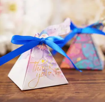 

50 pcs Purple / Blue Flower Style Gift Box Bowknot Ribbon Triangular Pyramid Wedding Favors Candy Boxes Party Supplies