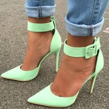 Лидер продаж; Цвет зеленый, бежевый; кожаные туфли-лодочки с большим ремешком на лодыжке; женская обувь с острым носком и вырезами; Женская обувь в стиле пэчворк на каблуке
