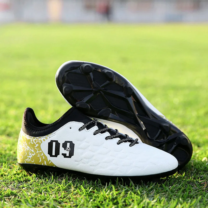 Los hombres zapatos de fútbol al aire libre Césped largo Spikes botas de fútbol 2018 adolescentes deportes zapatos de fútbol zapatillas de futbol