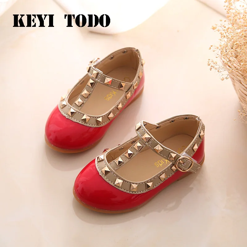 

New Korean version girls performance shoes children rivet Princess Dance toddler shoes students performance shoes P110