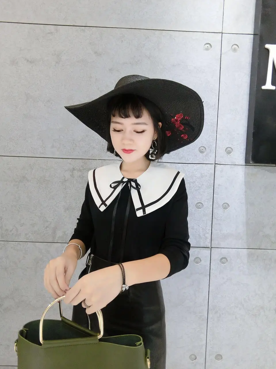 4669326824_1494043491