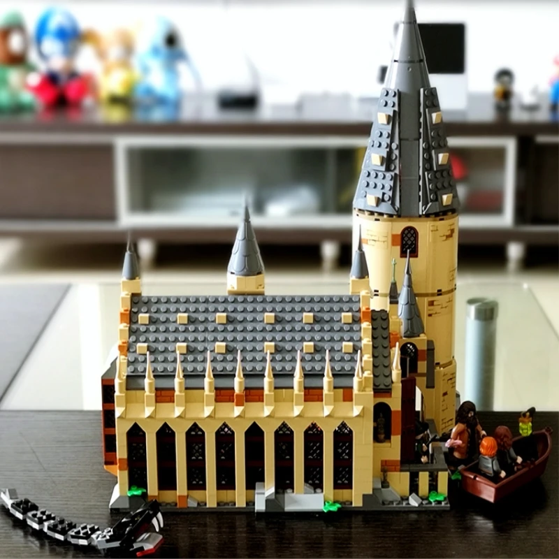 

Lepin 16052 983pcs LegoINGlys Harri Potter Series Hogwarts Great Hall digital Building Blocks Brick Educational Toys kids toys