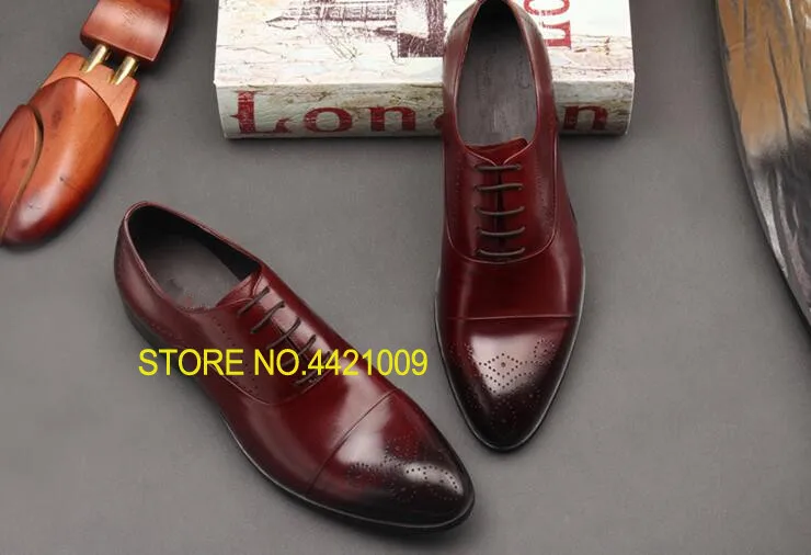 

Carved Genuine Leather Wedding Oxfords Shoes 2018 Lace up Male Fashion Party Tuxedo Oxfords Shoes Man Prom Oxfords Shoes