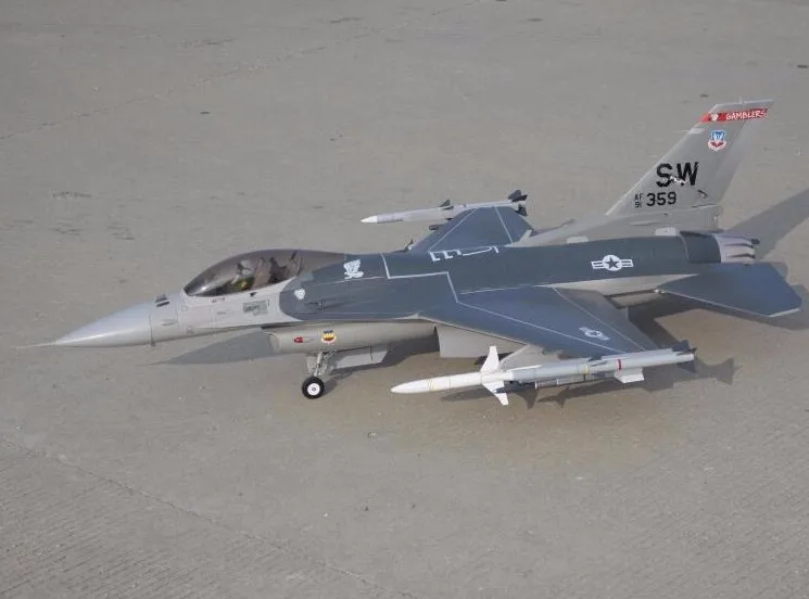 Электрический радиоуправляемый самолет Freewing F16 90 мм F-16 Fighting Faclon jet PNP