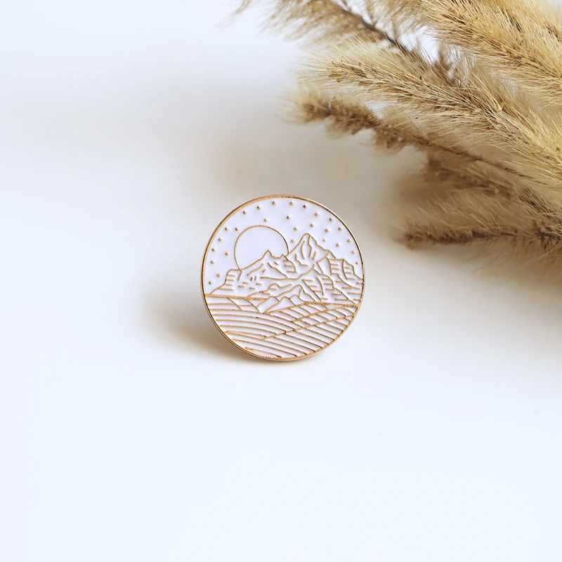 

30pcs/lot Sunset Mountain Brooches Gold Line Round Enamel Pin for Kids Lapel Pin Bag Pins Denim Jacket Women Brooch Badge SC4519
