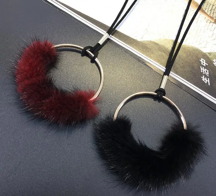 Новая мода красный черный меховой шар круглый ожерелья и подвески Длинная кожаная цепочка свитер для женщин зимние ювелирные изделия