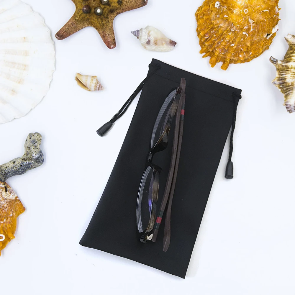 

Glasses Bag for 3D Glasses & Sunglasses The Inside of The Mirror Bag Is Soft and Delicate Will Not Grind The Lens Easy To Carry