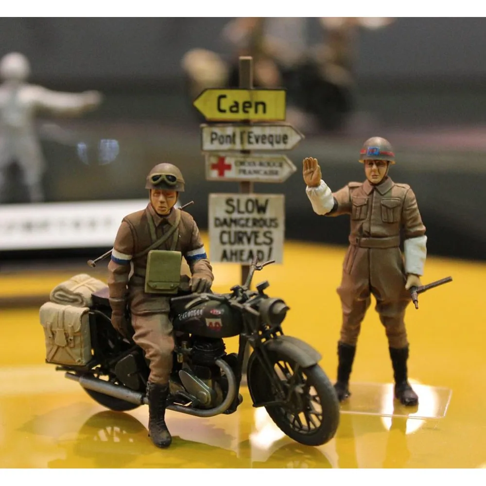 

Tamiya 35316 1/35 Scale British BSA M20 Motorcycle w/Military Police Set RC toy