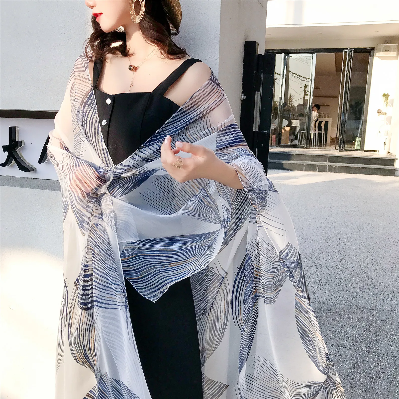

Designer 2019 women scarf fashion print summer silk scarves shawls and wraps lady big size pashmina hijabs foulard beach stoles