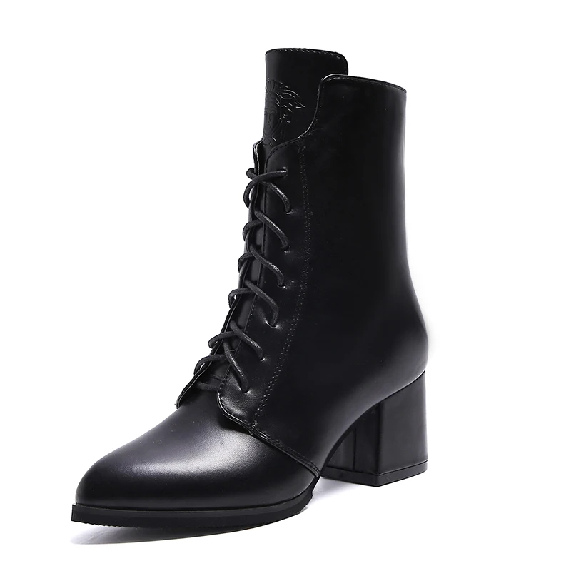 

2018 new Martin boots female British wind thick bottom locomotive short boots women plus velvet military boots thick with.