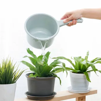 

Long Handle Bathing Shampoo Cups Kitchen Tool Wash Vegetables Water Spoon Plastic Sprinklers Bathing Spoon Water Scoops