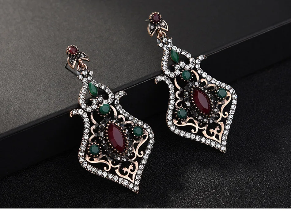 vintage-long-pendant-earrings_07