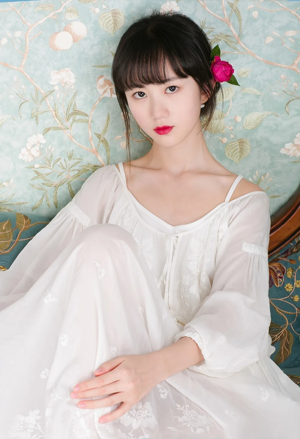 

LYNETTE'S CHINOISERIE Autumn new arrival Original Design Women white cotton embroidered lacing tassel maxi dress