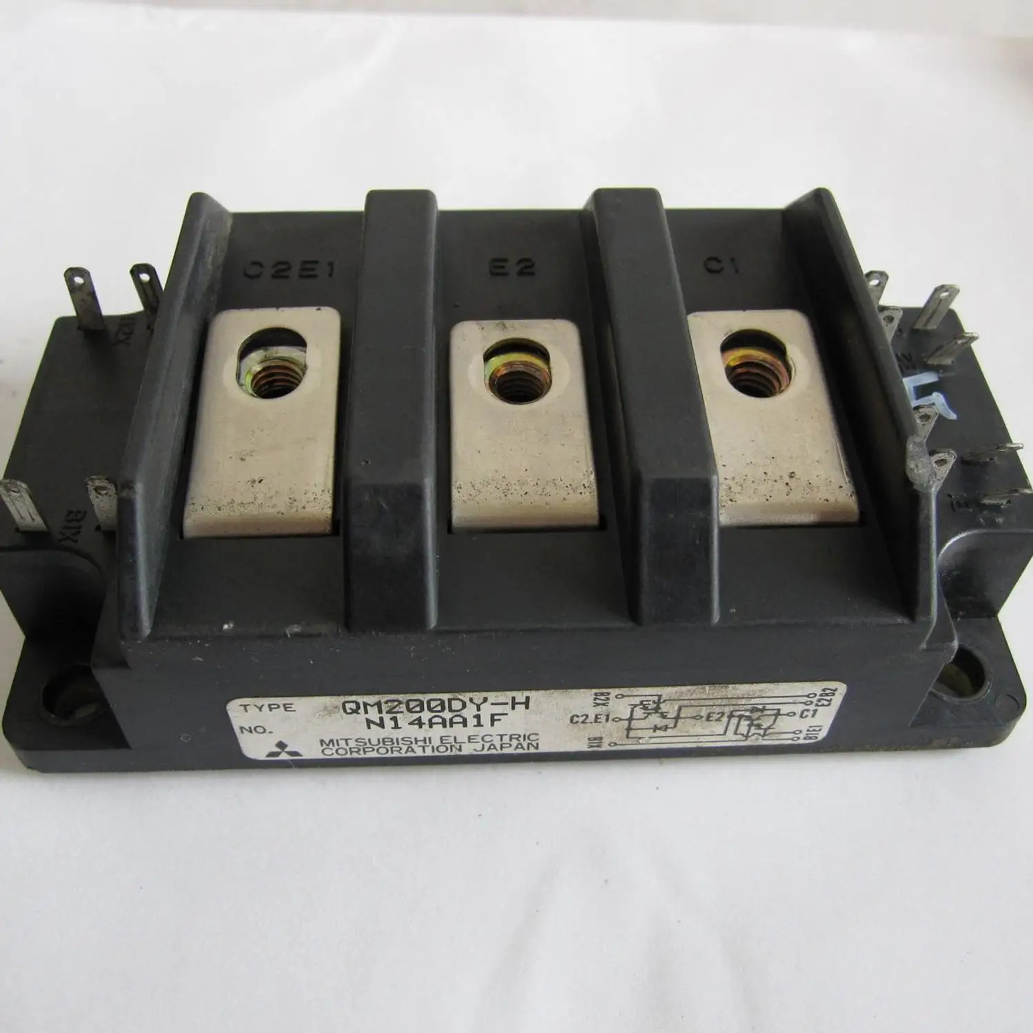 

Freeshipping NEW QM200DY-H Power module