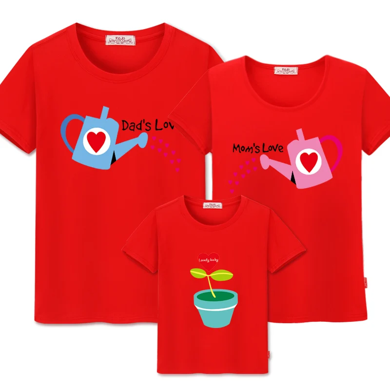 Семейные комплекты; одежда для мамы и дочки; хлопковые Семейные футболки; одежда для папы и сына; Одежда для маленьких девочек; одинаковые комплекты для семьи