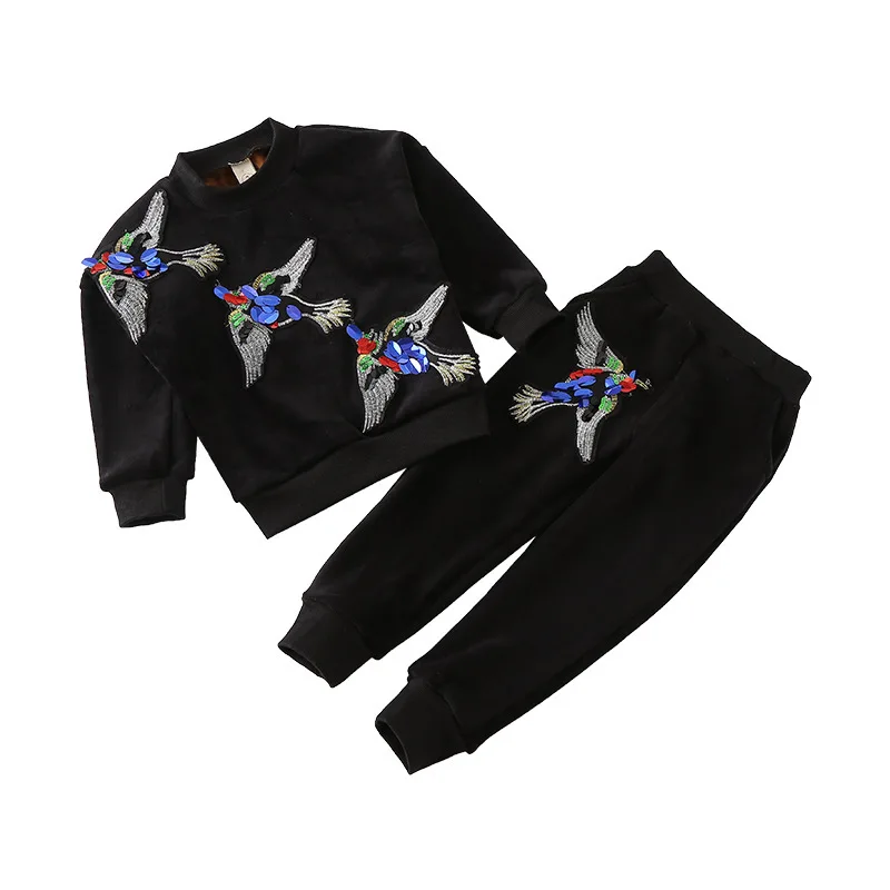 

DFXD Children Sport Suits 2017 Winter Thick Velvet Long Sleeve Cartoon Sequins Pullover Top+Pant 2pc Baby Boys Girls Tracksuits