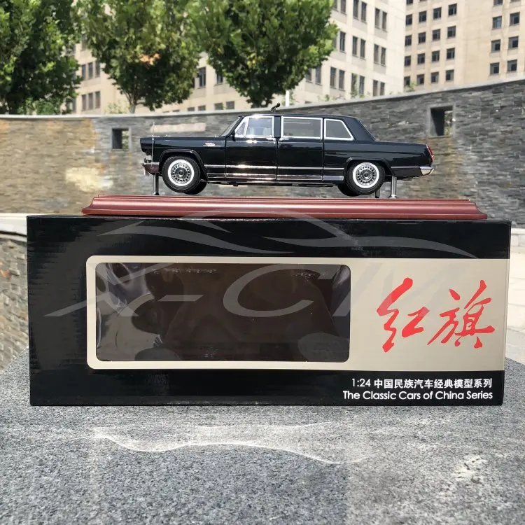 Модель автомобиля 1:24 HongQi CA772TJ 50th Национальный день инспекции лимусин(черный