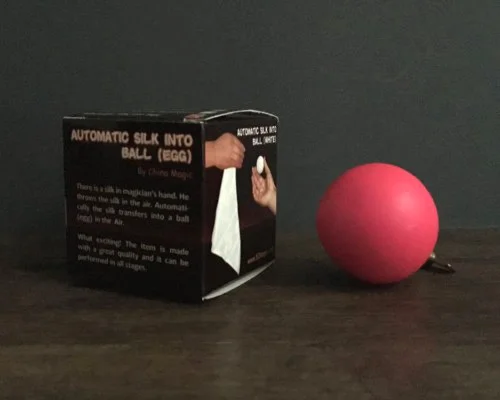 Pink Идеальный автоматический шелк для мяча(5 цветов на выбор) Шелковый появляющийся сценический магический трюк волшебник игрушки иллюзии классика - Color: Pink