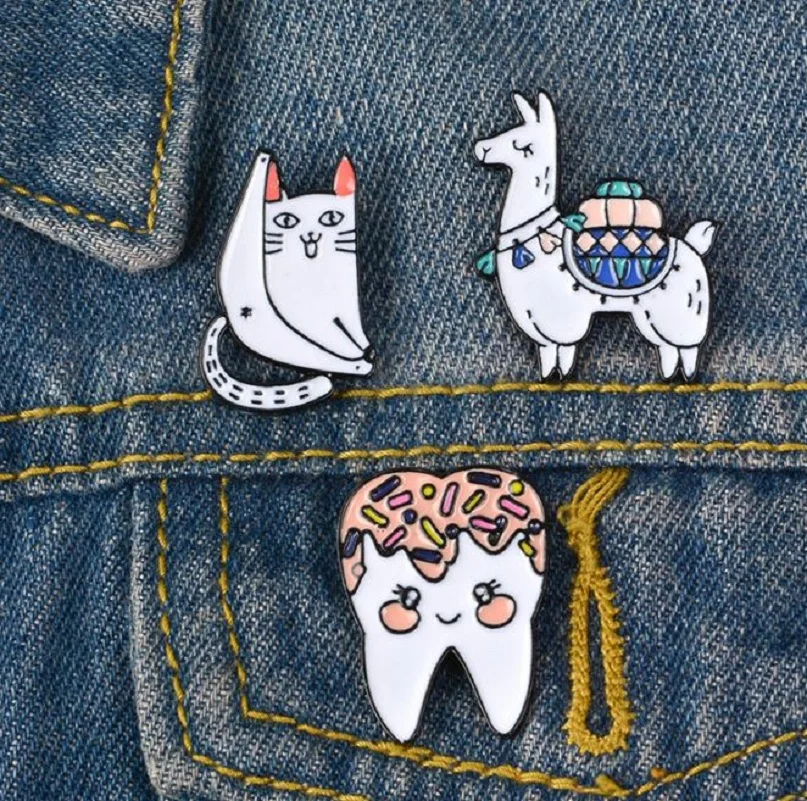 

Exquisite fashion new cartoon drip brooch creative new alpaca cat teeth brooch metal badge gift men's and women's universal