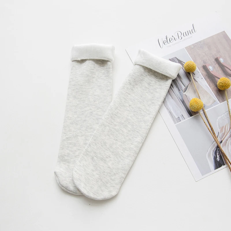 CHRLEISURE зимние носки женские Корейская версия вертикальных снежных носков толстые теплые средние однотонные носки - Цвет: White
