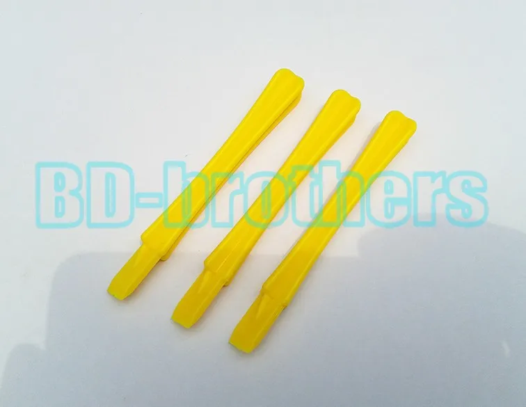 yellow pry tool
