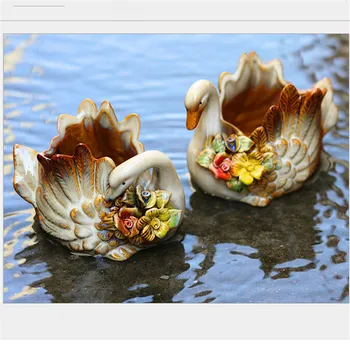 

1 Pair Free shipping New 2018 Zakka Ceramic Swan Candlestick/Candle Holders/Gifts for girls/ceramic storage box/Home decoration