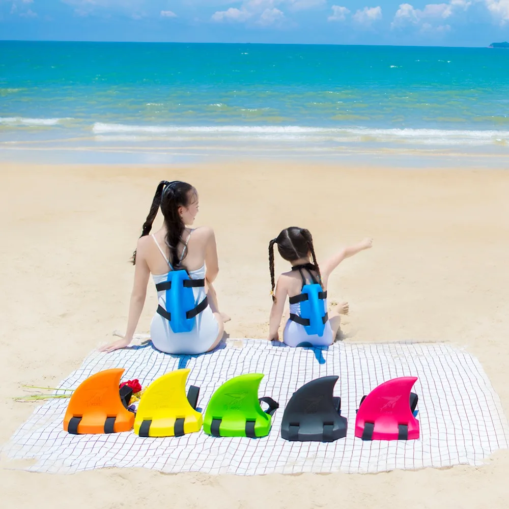 В форме акулы детские Плавание Fin детские игрушки Плавание артефакт Акула плавники надувной детский бассейн жизни плавающий буй кольца для