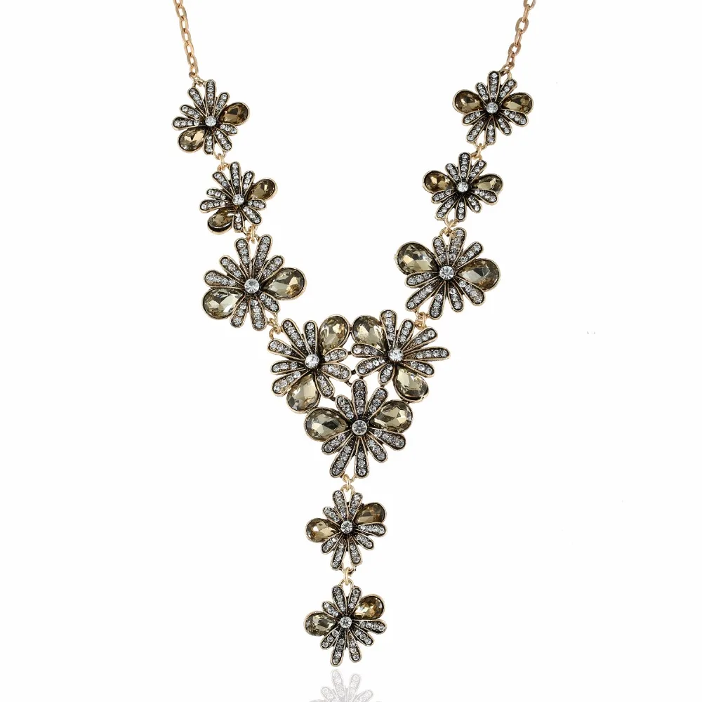 

MIARA.L Famous and Fashionable Carve Pattern Clavicel Chain Necklacef for Ladies