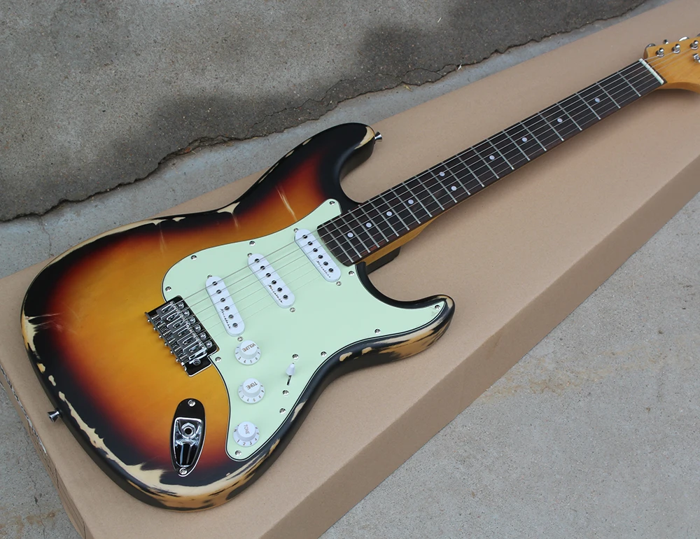 

Factory Electric Guitar with Vintage Sunburst Body,Chrome Hardware,Rosewood Fretboard,Yellow Maple Neck,Can be Customized