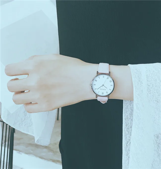 Бренд Изысканный Простой стиль для женщин часы Роскошные модные кварцевые наручные часы Прямая женские montre femme