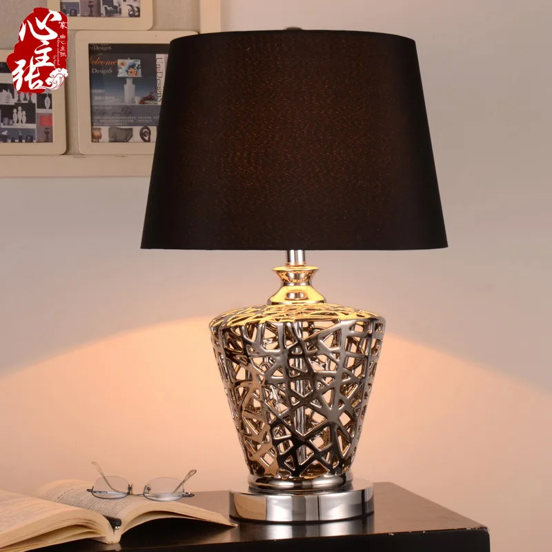 TUDA Керамическая Настольная лампа для спальни прикроватная лампа Европейский современный минималистичный модный креативный модельный номер лампы для отеля