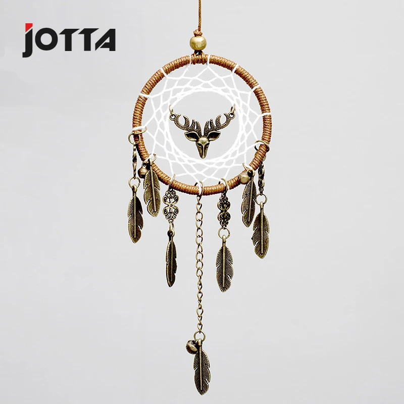 

Vintage alloy feather handmade dream catcher hanging a small gift students gift a deer hand in hand to send friends