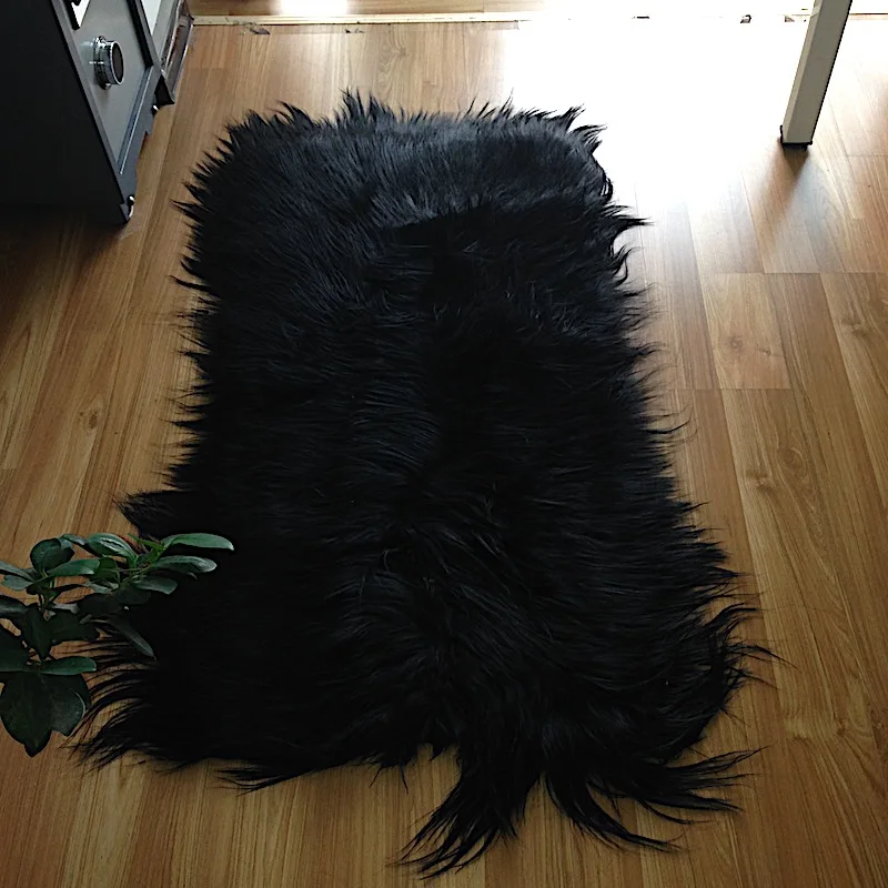 Free Shipping 115x55cm Genuine Goatskin Blanket Goat Fur Rug on