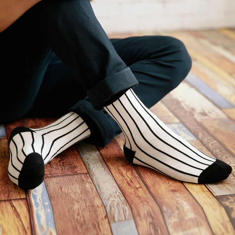New fashion man cotton Black white stripes houndstooth socks absorb