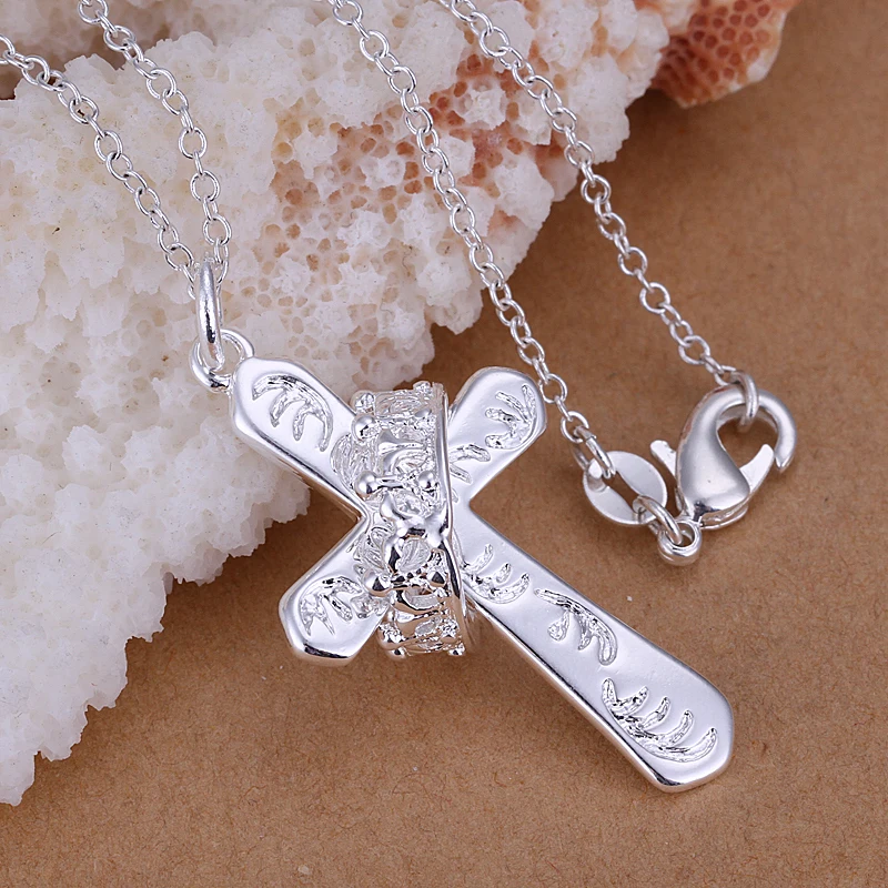 

Wholesale P104 fashion jewelry chains necklace 925 silver necklace 925 silver pendant Crown cross pendant